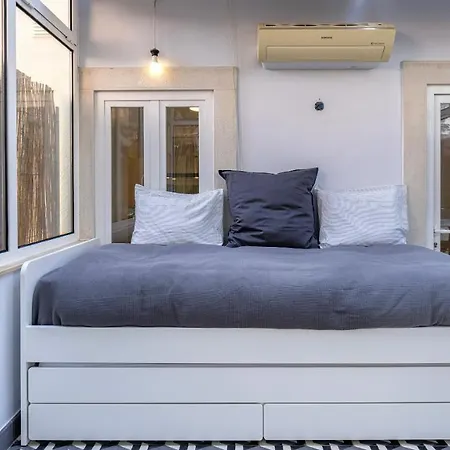 Apartamento Fancy Duplex W/ Patio By Lovelystay Lisboa