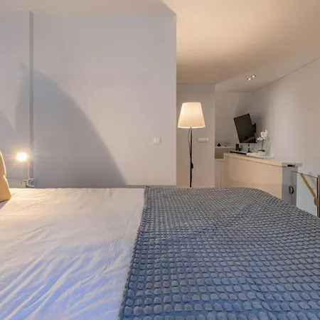Fancy Duplex W/ Patio By Lovelystay Apartment Lisbon