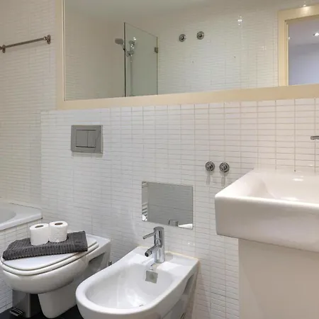 Fancy Duplex W/ Patio By Lovelystay Lisbon